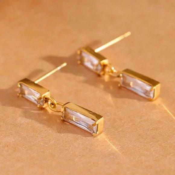 ⭐️#15 Classic New 18K Gold Plated CZ Drop Earrings - Picture 3 of 9